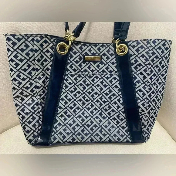 Tommy Hilfiger hand bag - Picture 4 of 4